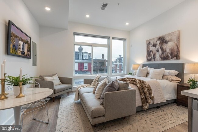 Building Photo - 5545 Pulaski Ave Unit 309