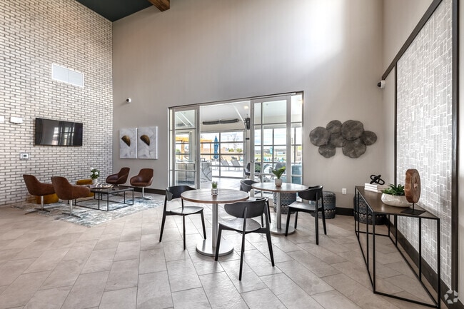 Leasing Center - Promenade Flats