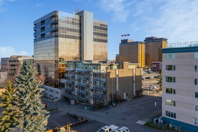 Building Photo - Stringfellow 540