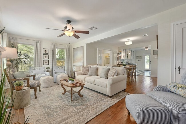 Building Photo - 712 Eagle Pass St Unit ID1071611P