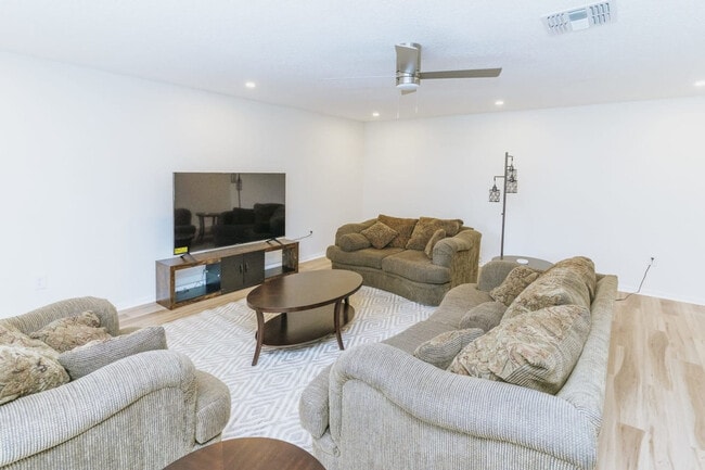 Photo - 25 Prince John Ln Unit ID1252443P