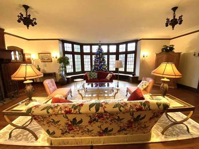 Building Photo - 3085 Fairmount Blvd Unit SI ID1057685P