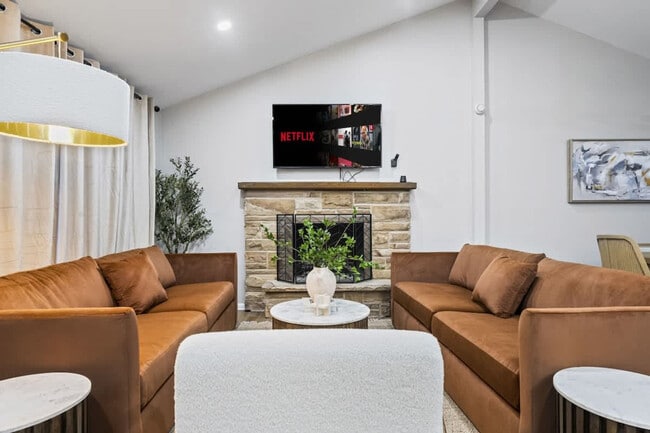 Building Photo - 1410 N Lama Ln Unit ID1237882P