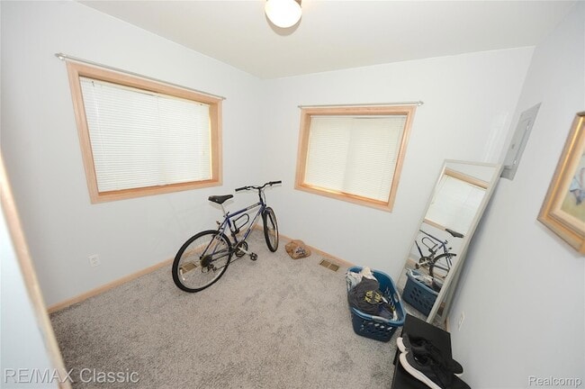 Photo - 280 Hutton St