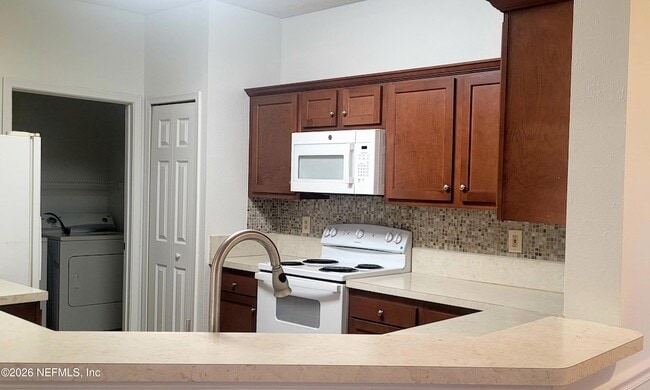 Photo - 10000 Gate Pkwy N Unit 512