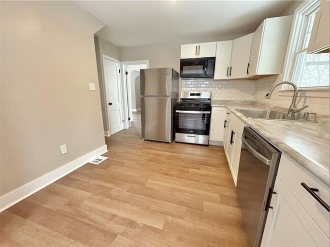 Photo - 310 W Meyer Ave