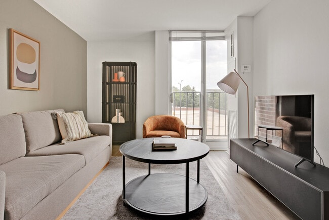 Building Photo - 903 S Ashland Ave Unit FL12-ID1384