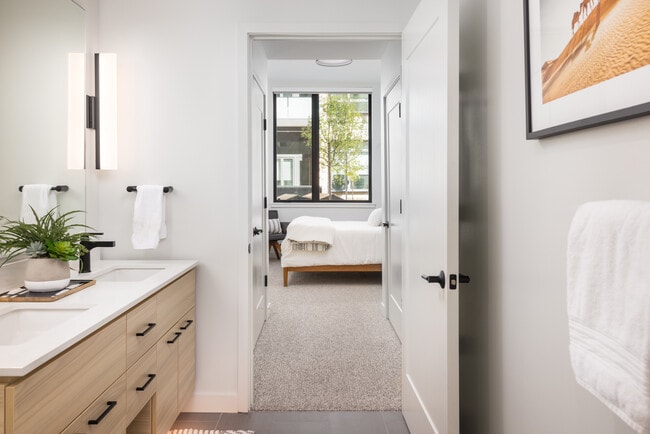 Photo - Boulder Commons