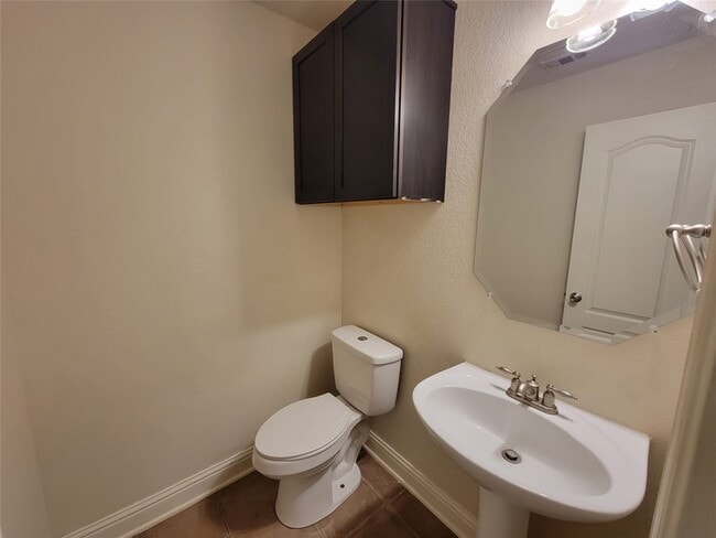 Photo - 9717 Sinclair St