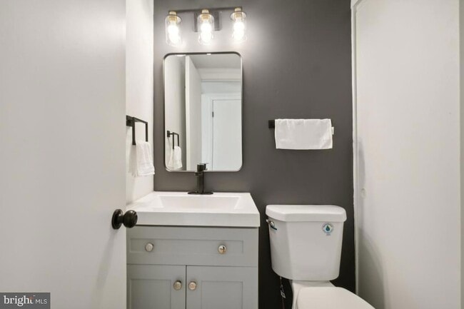 Photo - 2400 Kilpatrick Pl