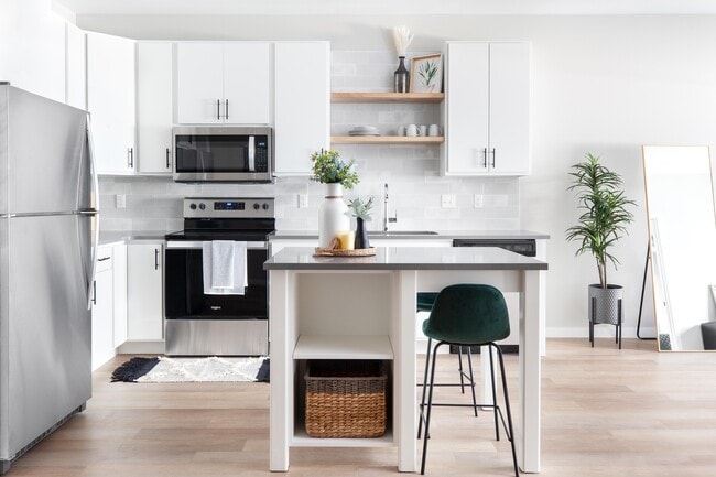 1 Bed/1 Bath - Jade - Mosaic