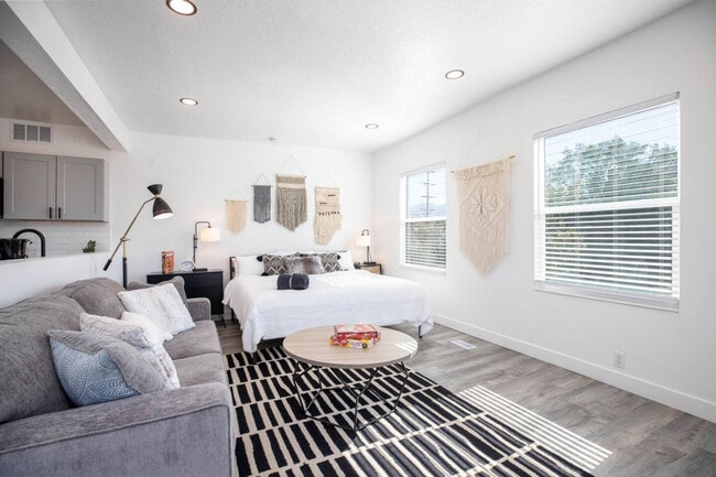 Photo - 677 S 700 E Unit SI ID1597562P