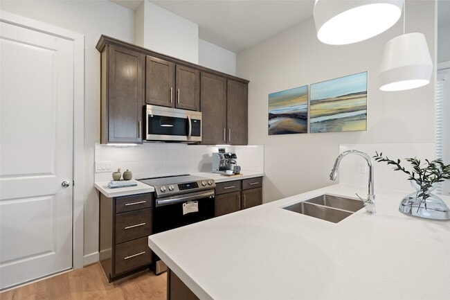 Photo - 5910 Haring Ln