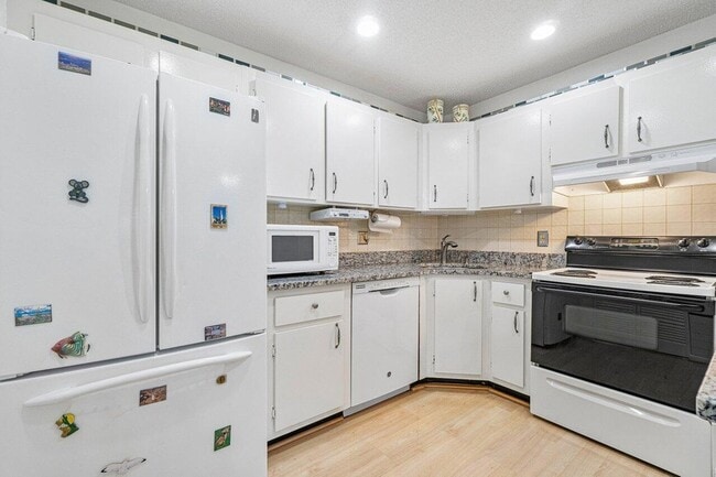Photo - 407 Pine Glen Ln Unit B-1