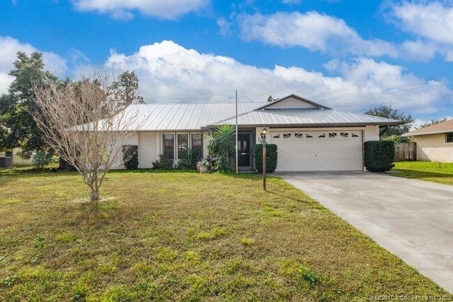 Photo - 160 SE Duxbury Ave