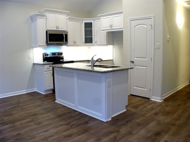 Photo - 16725 Stonefield St