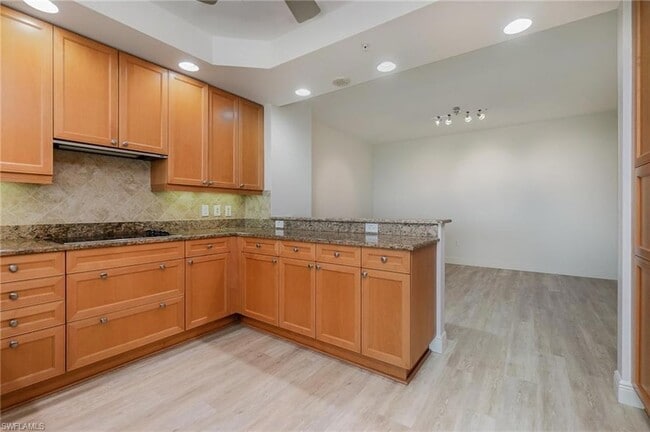 Photo - 455 Cove Tower Dr