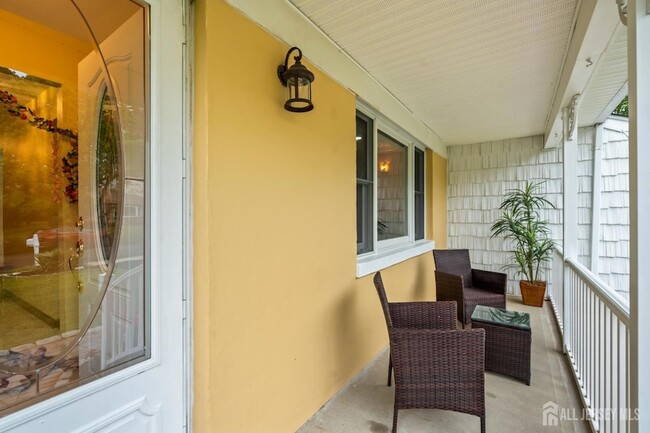 Photo - 16 London Dr