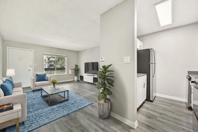 Photo - 3300 Tamarac Apartments