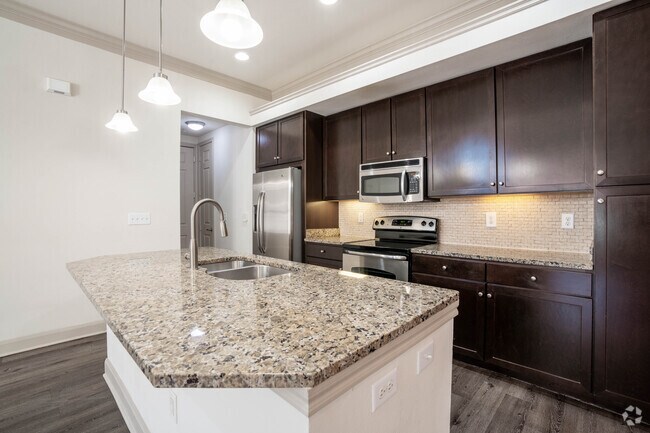 1BR, 1BA - 870SF - Kitchen - Lakeside Villas at Cinco Ranch