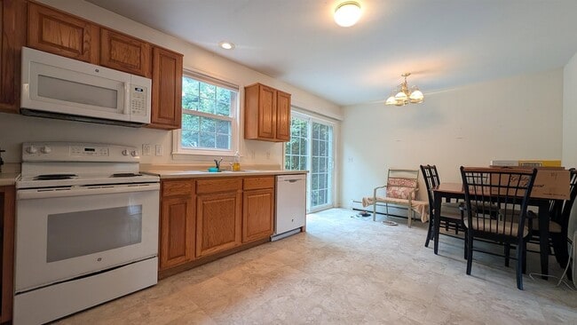 Photo - 184 Brock St Unit B