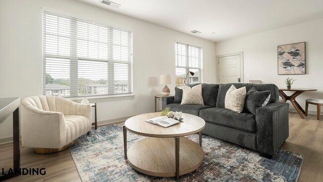 Building Photo - 340 W 25th St Unit 11-302