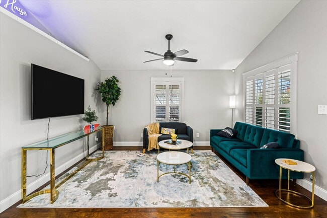 Photo - 2504 Harvey St Unit ID1049678P