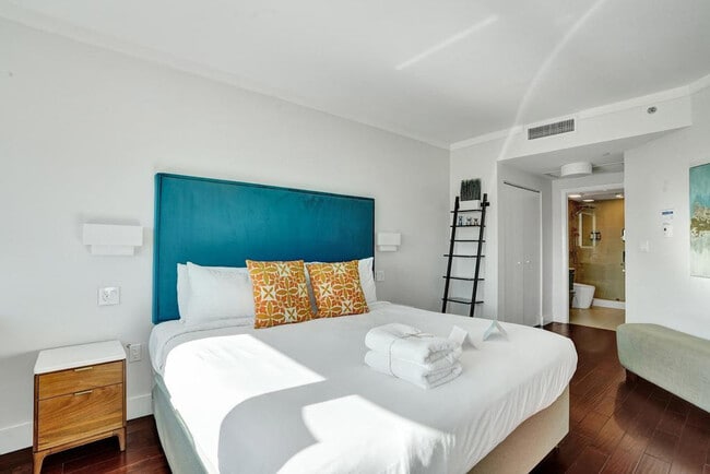 Building Photo - 2889 McFarlane Rd Unit SI ID1504024P