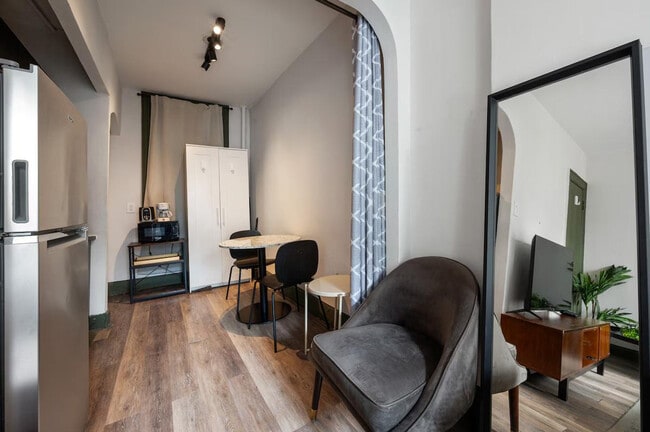 Building Photo - 1109 1st Ave Unit SI ID1323900P