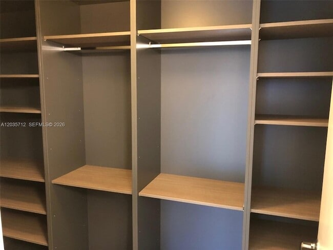 Photo - 16385 Biscayne Blvd Unit 519