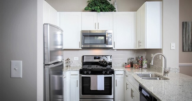 Building Photo - Woodlake Apartments