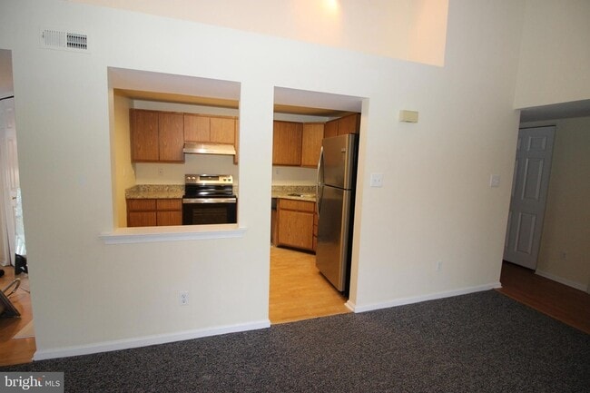 Photo - 2604 Beacon Hill Dr Unit 2
