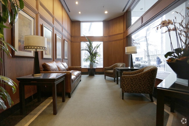 Photo - 400 E Ohio St