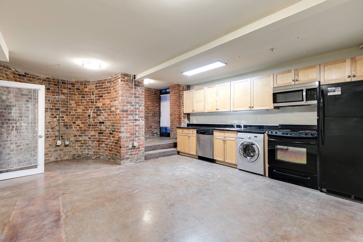 Floor Plan - 2 Bedroom 2 Bath - 75781