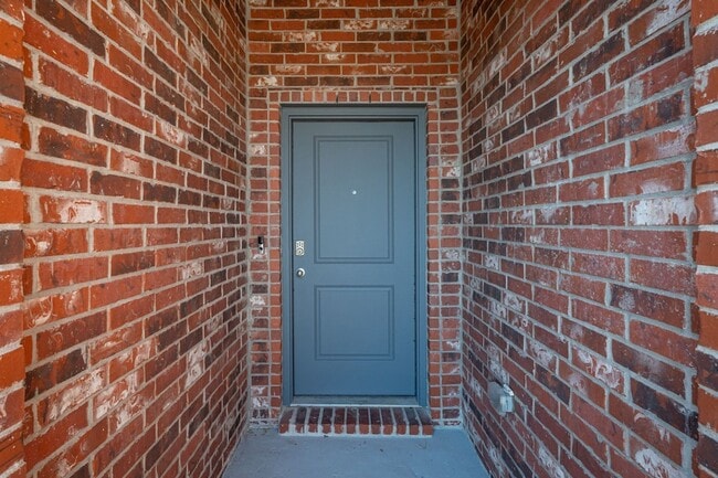 Photo - 811 Emerald Dr