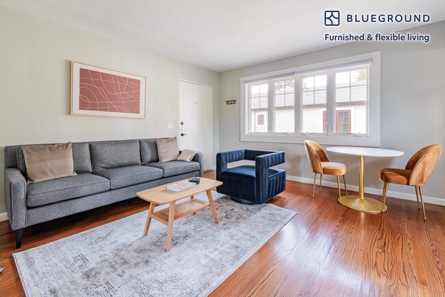 Building Photo - 329 Hawthorne Ave Unit FL2-ID2013