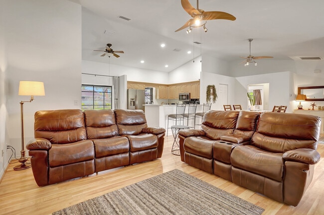 Building Photo - 98 Chardon Pl Unit FL1-ID1073520P