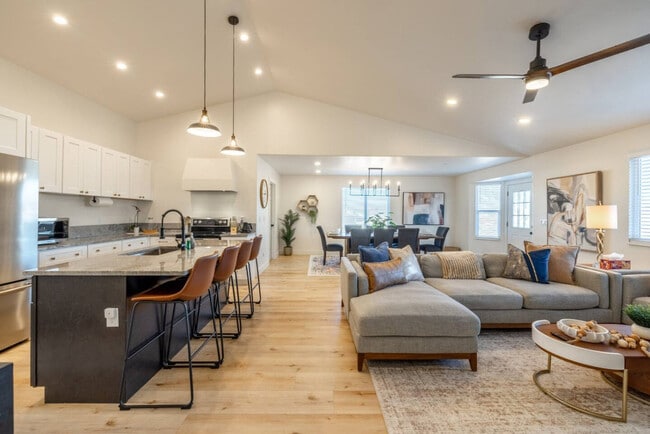 Photo - 1157 E Sego Lily Dr Unit SI ID1460852P