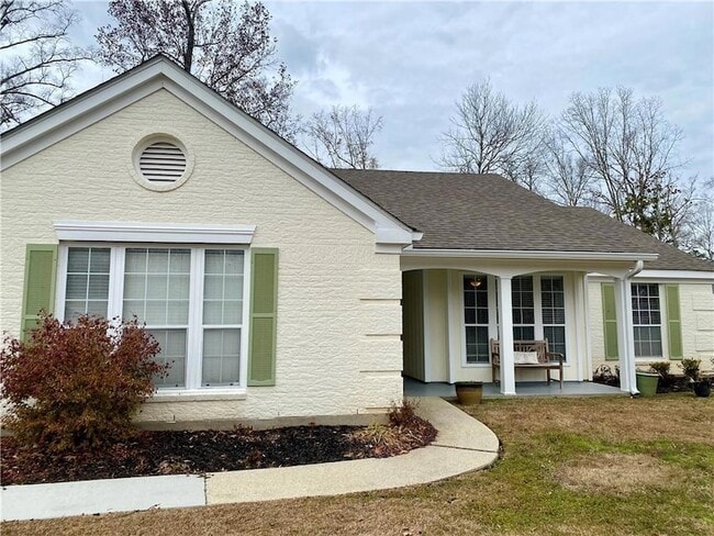 Photo - 1010 Live Oak Loop