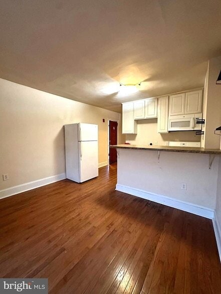 Building Photo - 3900 Terrace St Unit 5