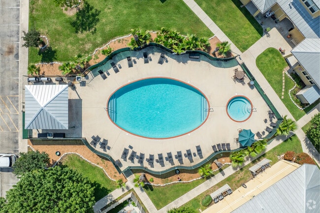 Building Photo - Northwood Luxury Apartments & Corporate Su...