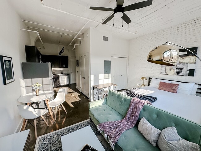 Photo - 701 E 2nd St N Unit ID1075282P