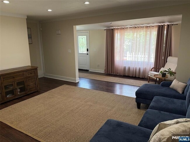 Photo - 226 Louis St