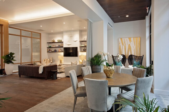 Photo - North Hollow