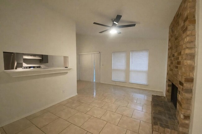 Photo - 1016 Fieldwood Dr Unit B