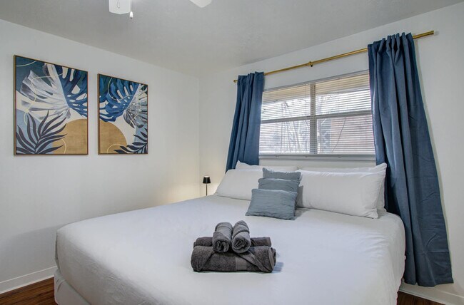 Photo - 5542 Holly St Unit ID1053018P