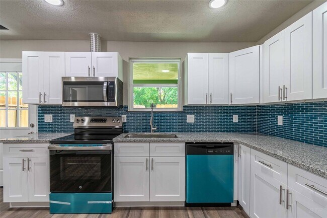 Photo - 7921 Cook Rd