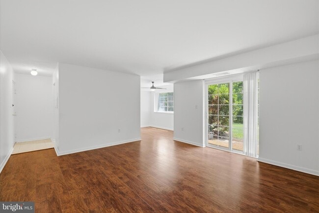 Photo - 1521 Colonial Dr Unit T2