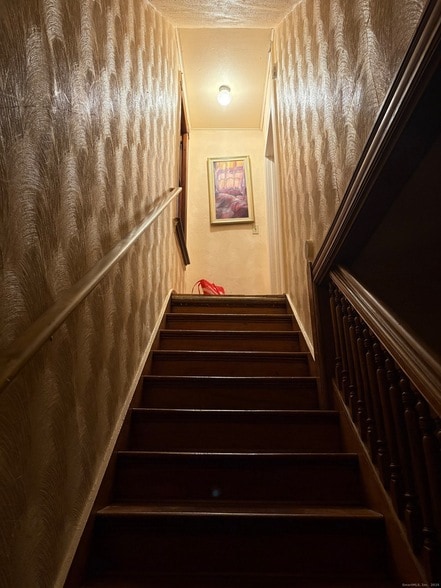 Photo - 345 Norton St