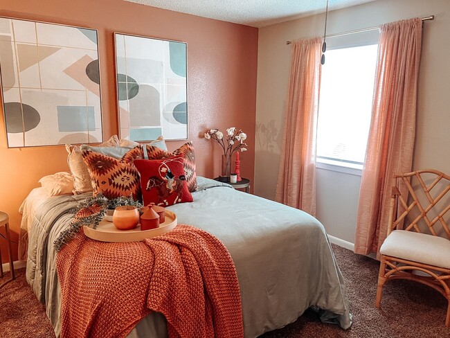 Photo - Town & Country Apartments